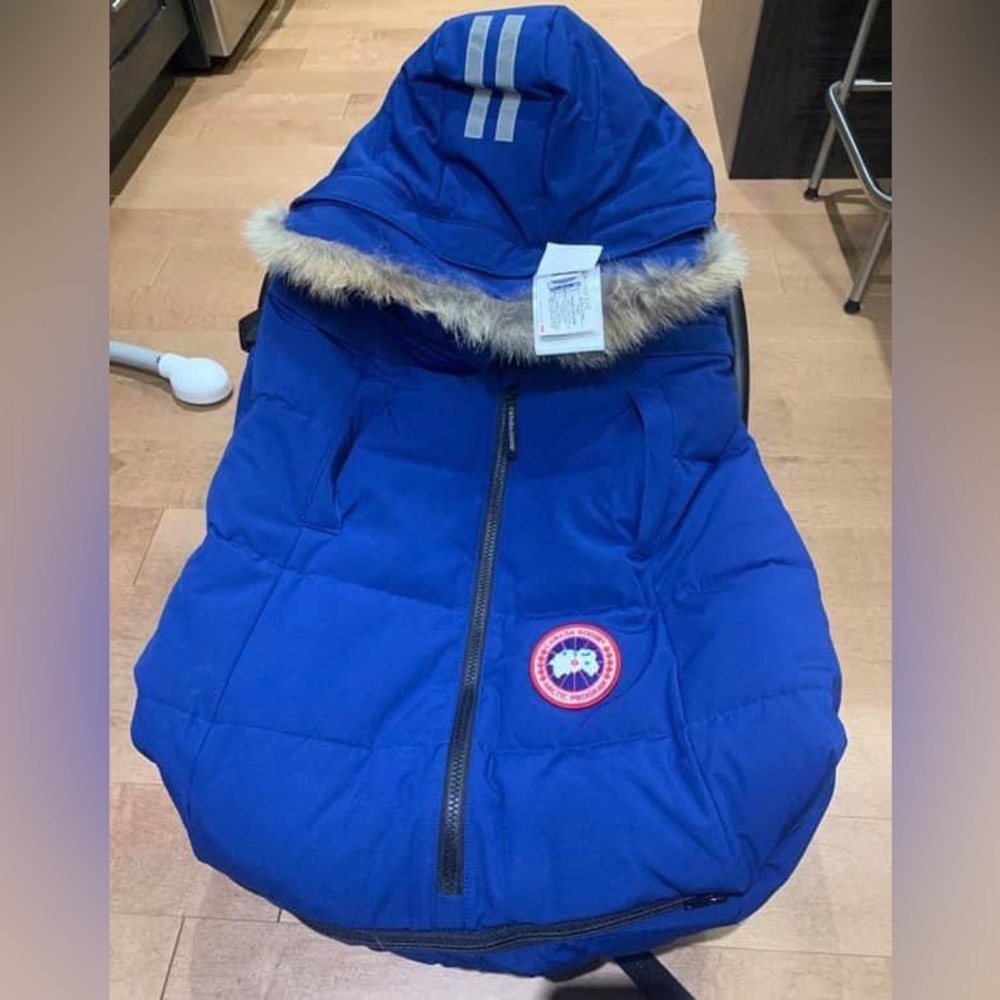 Canada Goose Fawn Bunting. Baby car seat cover. Pacific Blue. Like New.